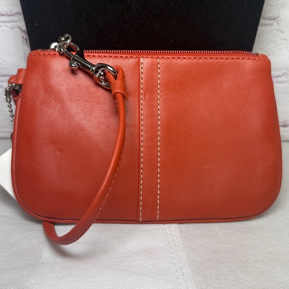 NEW w/ Tags Coach Burnt Orange Coral Leather Wristlet w/ Hangtag - Picture 5 of 13